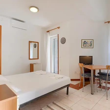 Loncar アパート *