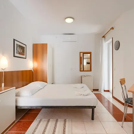 Loncar Apartamento *