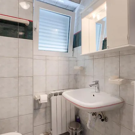 Loncar Apartman *