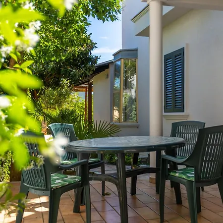 Loncar Apartman Ližnjan